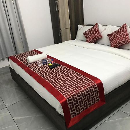 Lakshmi Tourist Home Guruvāyūr エクステリア 写真
