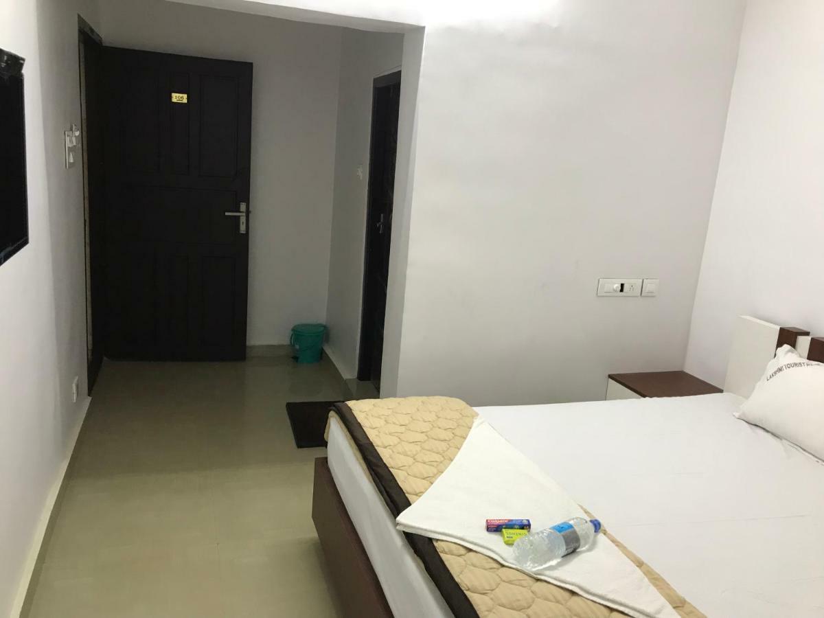 Lakshmi Tourist Home Guruvāyūr エクステリア 写真