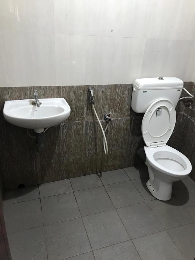 Lakshmi Tourist Home Guruvāyūr エクステリア 写真
